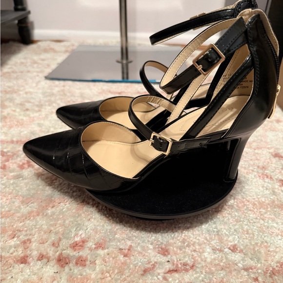 Liz Claiborne Black Strappy Heels - Picture 2 of 4